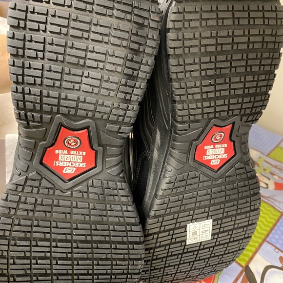 Skechers men’s black work shoes size 12W - Picture 2 of 5